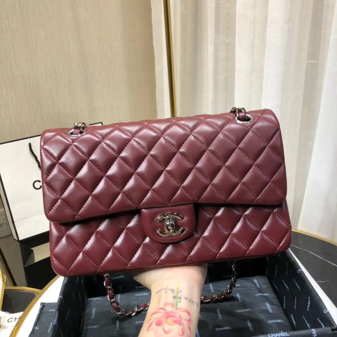 CL FLAP BAG LAMBSKIN