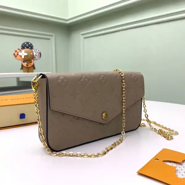 LOUIS VUITTON POCHETTE FÉLICIE