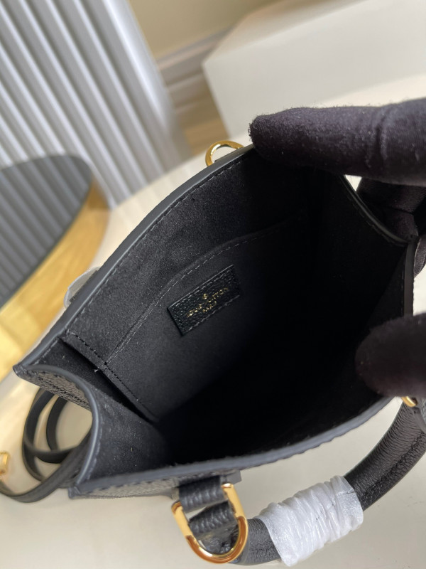 LOUIS VUITTON PETIT SAC PLAT