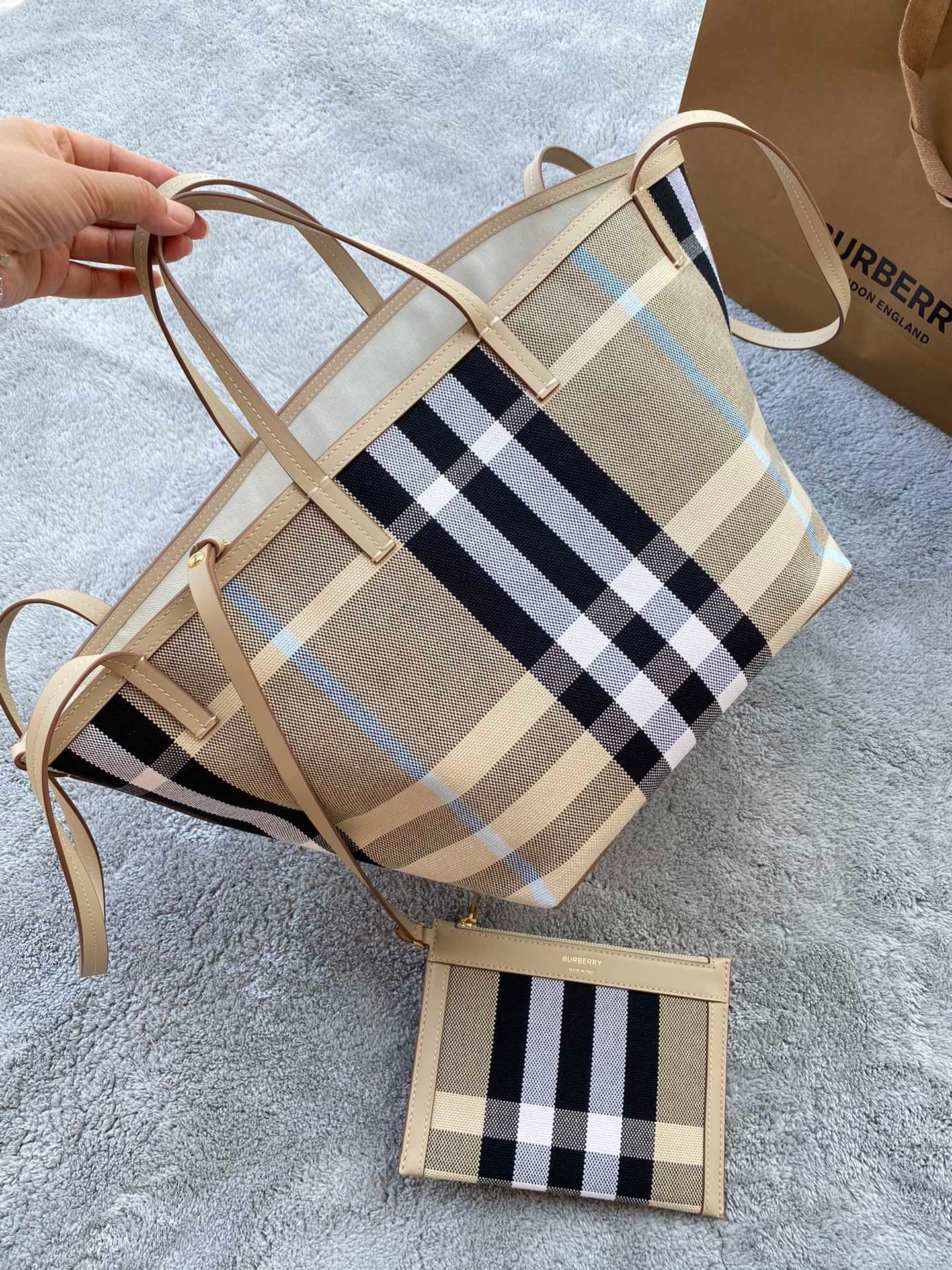 HOT SALE BURBERRY TOTE