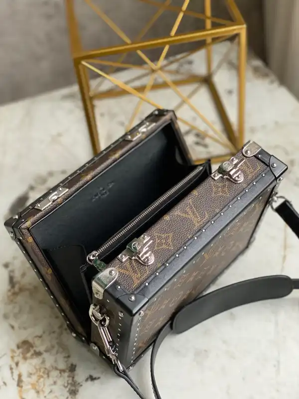 Yupoo bagsoffer LOUIS VUITTON CLUTCH BOX