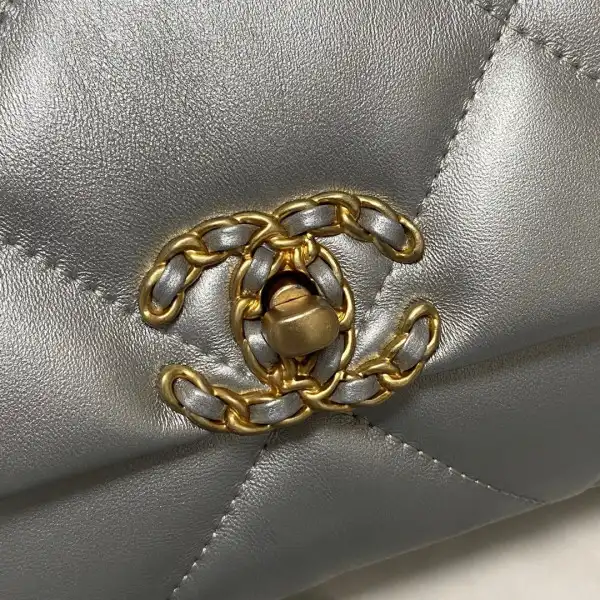 CHANEL 19 FLAP BAG