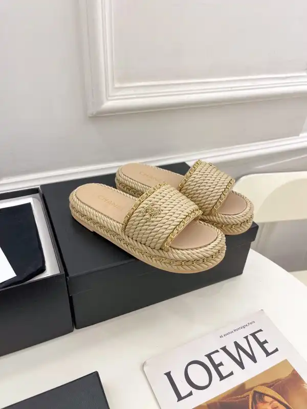 CHANEL MULE