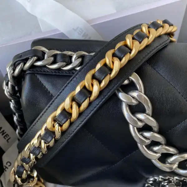 CHANEL 19 FLAP BAG