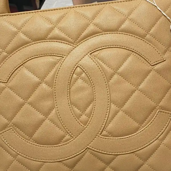 CHANEL VINTAGEP BAG