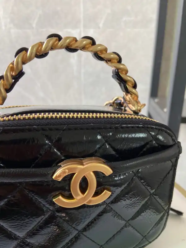 CHANEL SMALL VANITY CASE