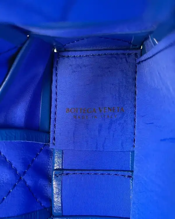 BOTTEGA VENETA CASSETTE