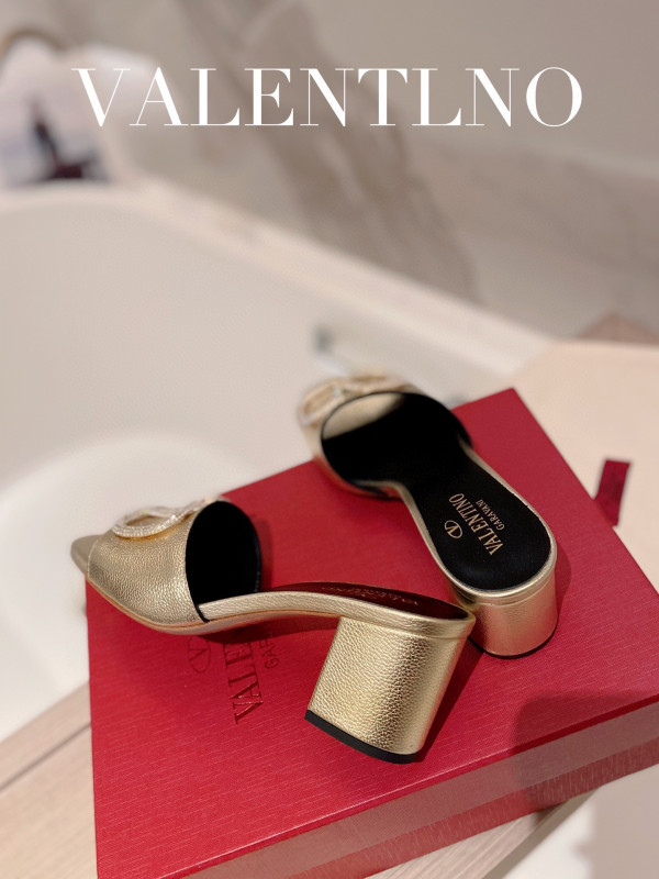 HOT SALE VALENTINO VLOGO SIGNATURE SLIDE SANDAL