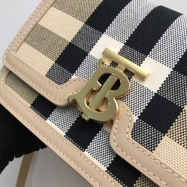 Bagsoffer yupoo BURBERRY Medium Check Canvas and Leather TB Bag