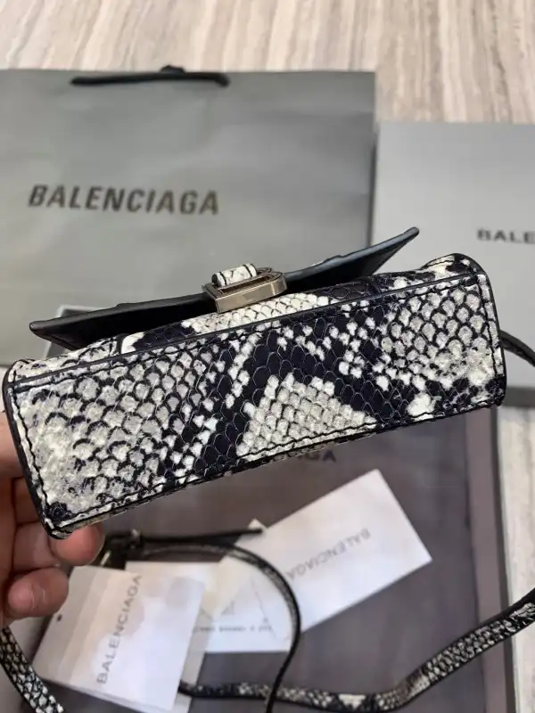 Yupoo bagsoffer BALENCIAGA HOURGLASS