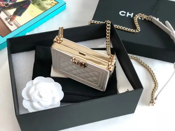 CHANEL BOY MINAUDIERE