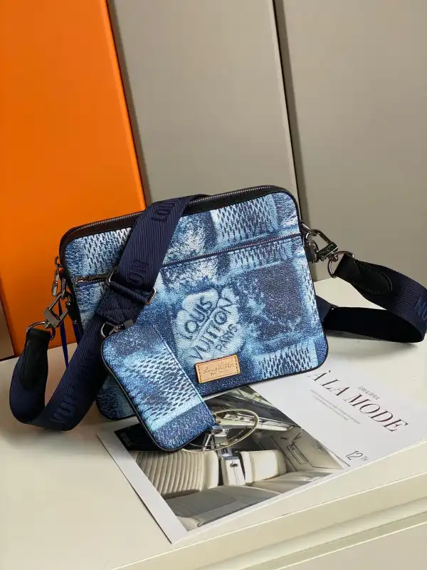 LOUIS VUITTON TRIO MESSENGER