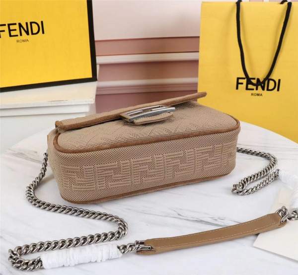 HOT SALE FENDI MIDI BAGUETTE CHAIN