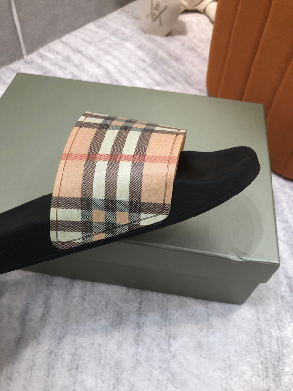 HOT SALE Burberry Vintage Check Slides