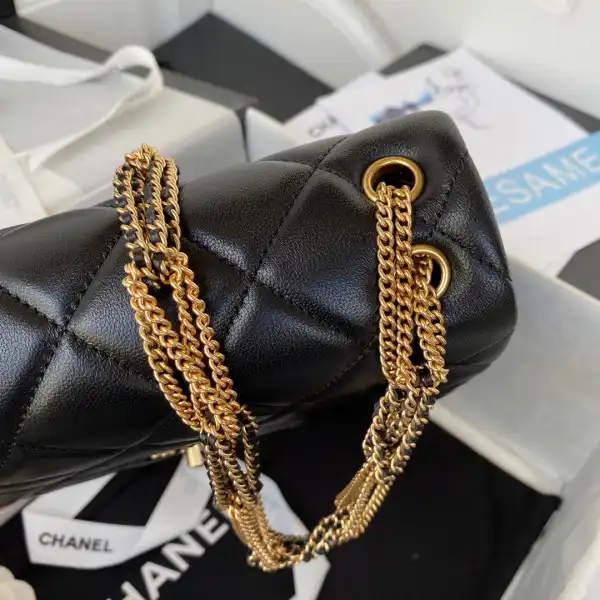 CHANEL SMALL FLAP BAG