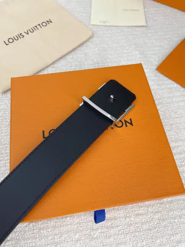 LOUIS VUITTON BELT