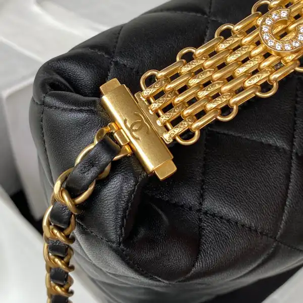 First bag ru CHANEL SMALL HOBO BAG