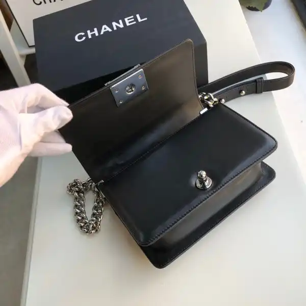 First bag ru CHANEL BOY BAG 20CM 25CM