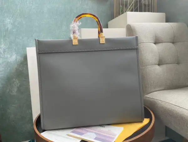 First Bag Ru FENDI SUNSHINE LARGE