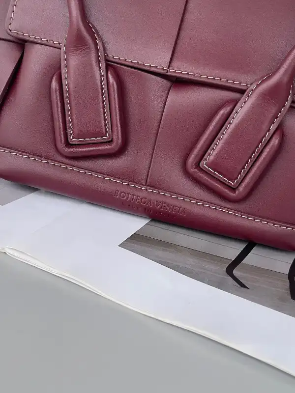 Firstbag Ru BOTTEGA VENETA MINI ARCO