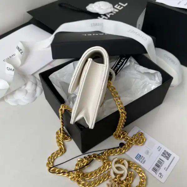 CHANEL CHANELUTCH WITH CHAIN