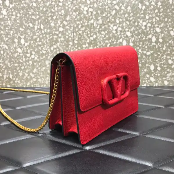 Bagsoffer yupoo VALENTINO VSLING WALLET WITH CHAIN