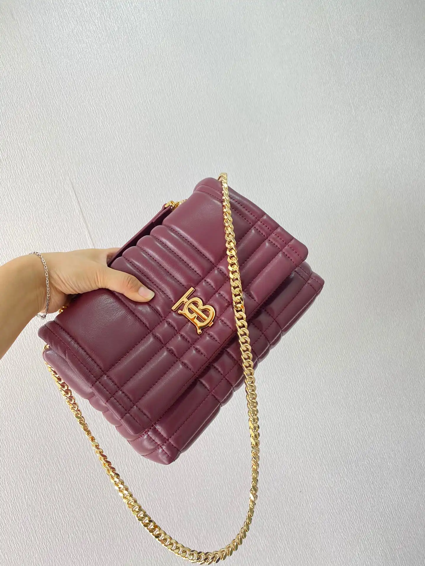 First bag ru BURBERRY SMALL Lola Satchel