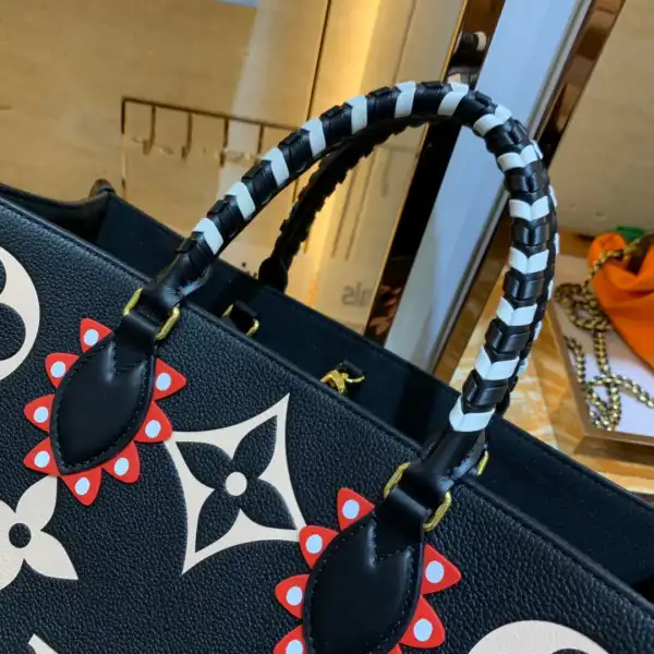 LOUIS VUITTON CRAFTY ONTHEGO GM