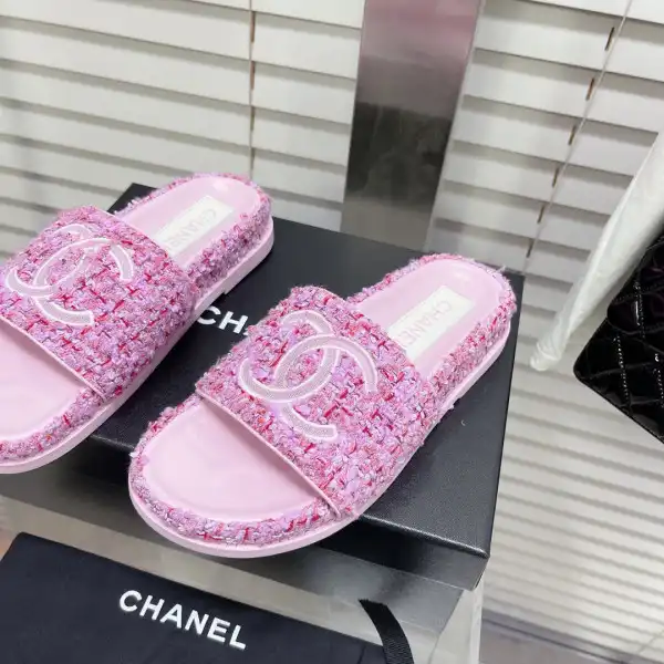 CHANEL MULE