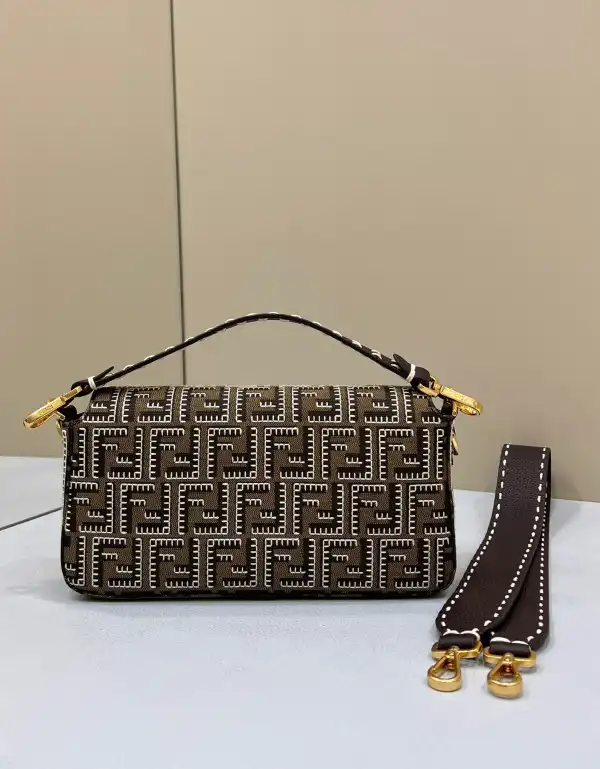 FENDI BAGUETTE