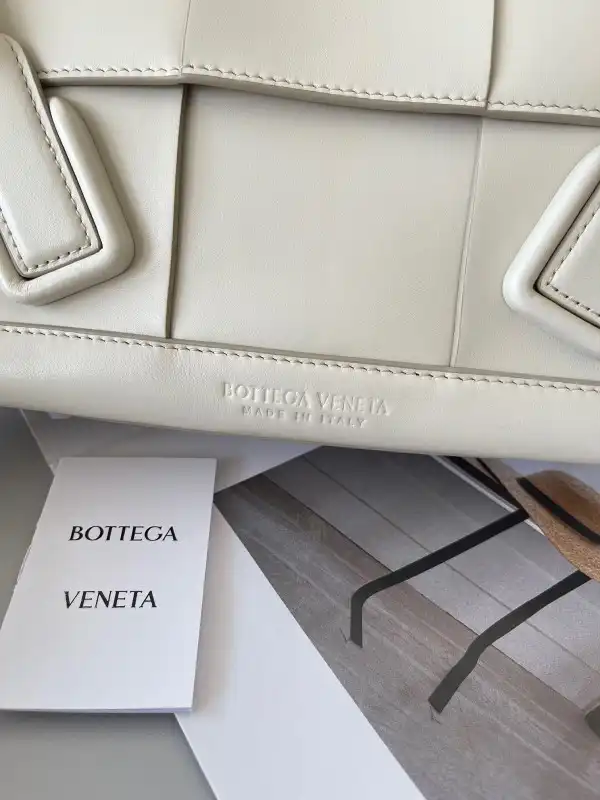 Frstbag ru BOTTEGA VENETA ARCO