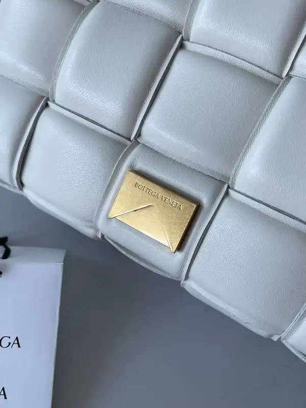 First Bag Ru BOTTEGA VENETA CASSETTE