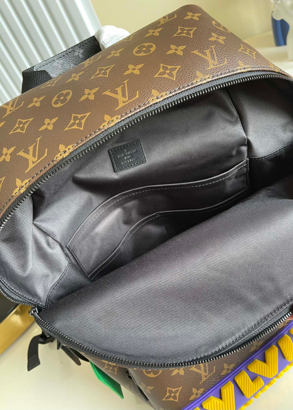 [FREE SHIPPING] LOUIS VUITTON DISCOVERY BACKPACK