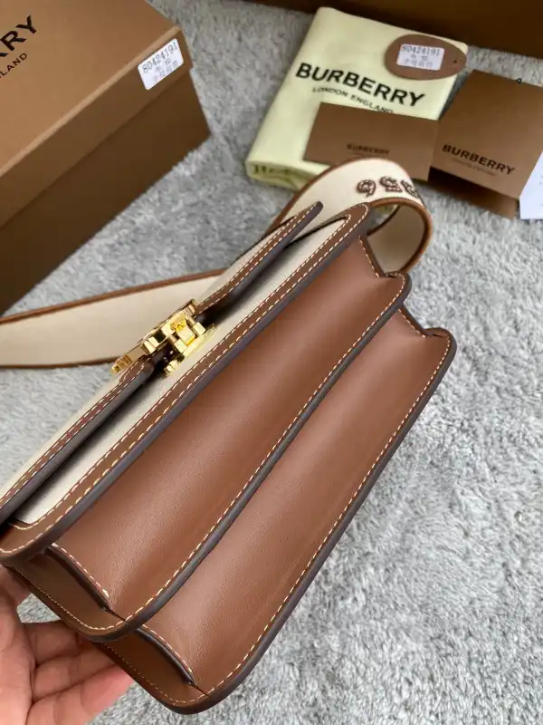 BURBERRY TB Bag