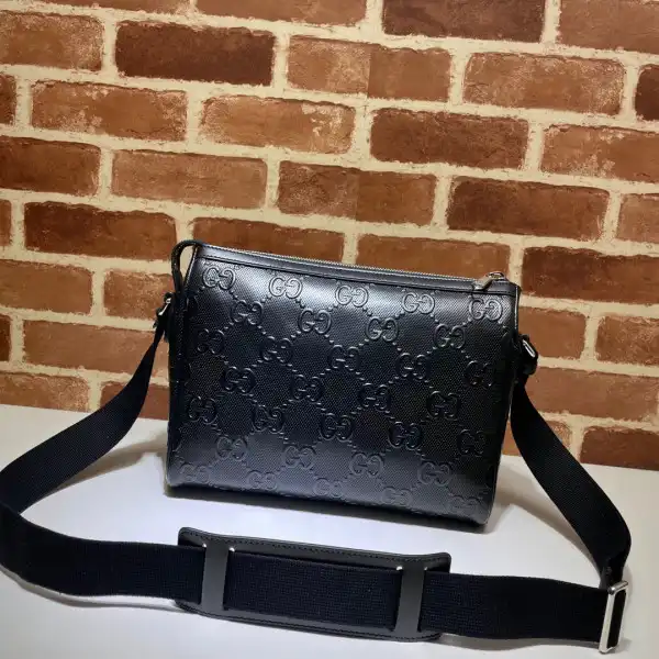 Firstbag Ru GUCCI GG embossed messenger bag