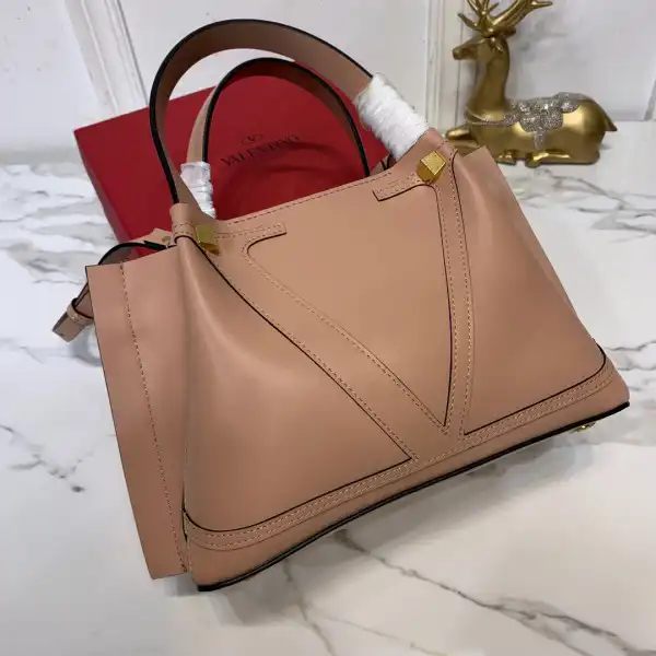 First bag ru VALENTINO GARAVANI ESCAPE TOTE BAG