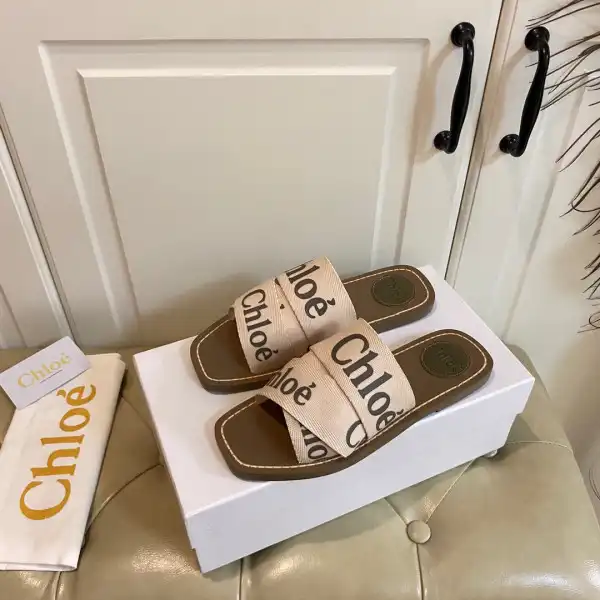 CHLOÉ woody flat mule