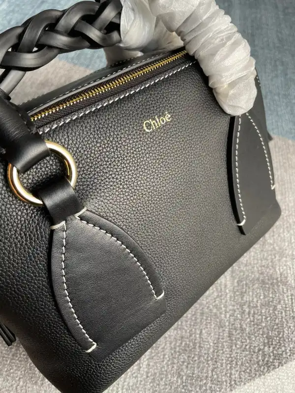 CHLOÉ SMALL DARIA BAG