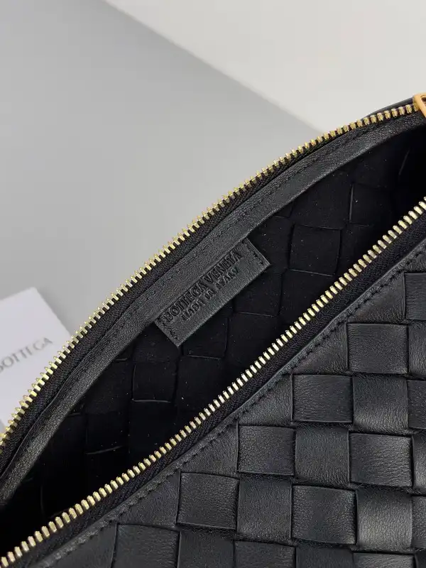 BOTTEGA VENETA Pouch On Strap