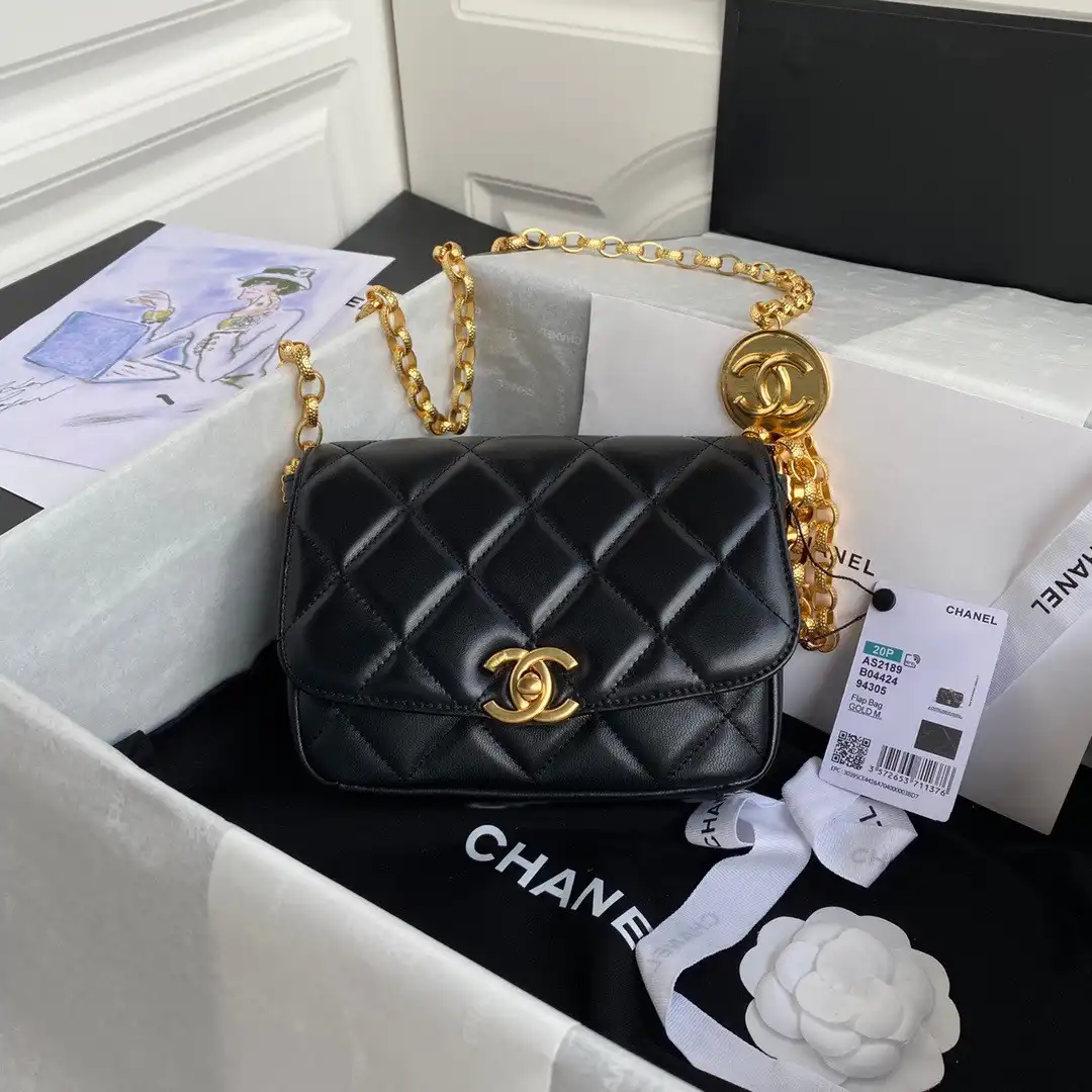 CHANEL SMALL FLAP BAG