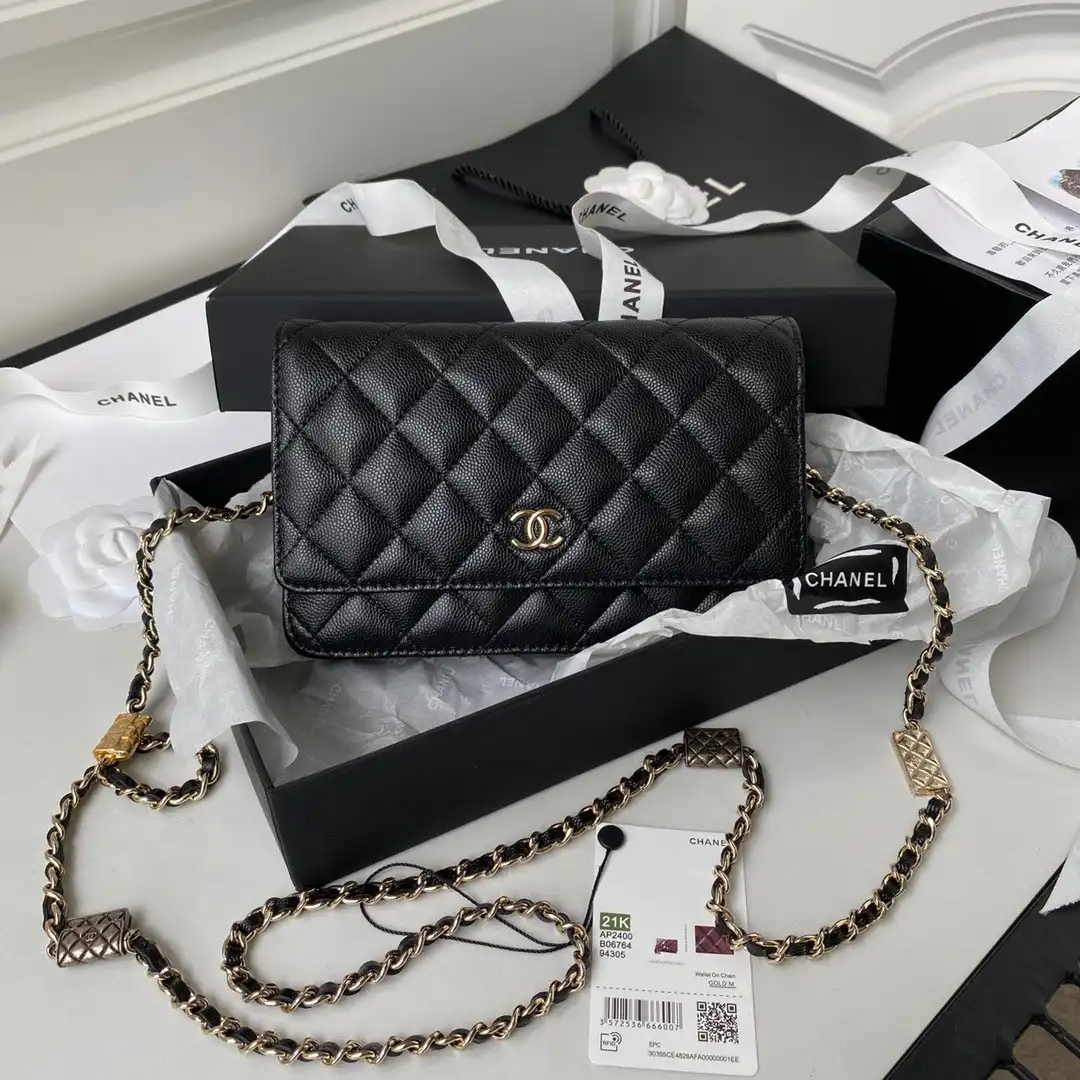 First Bag Ru CHANEL CHAIN WALLET