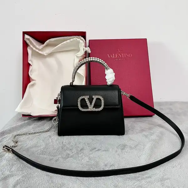 Yupoo bagsoffer VALENTINO SMALL VSLING GRAINY CALFSKIN HANDBAG