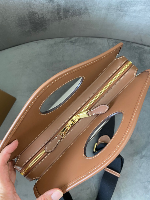 HOT SALE BURBERRY SMALL Pocket Tote