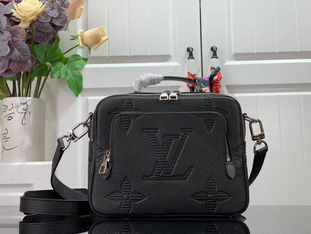 Frstbag ru LOUIS VUITTON MESSEANGER BAG