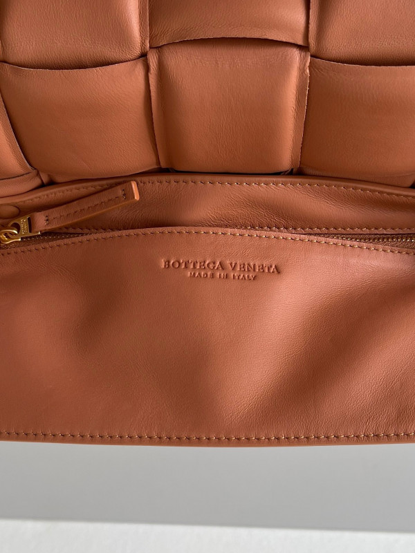 HOT SALE BOTTEGA VENETA CASSETTE