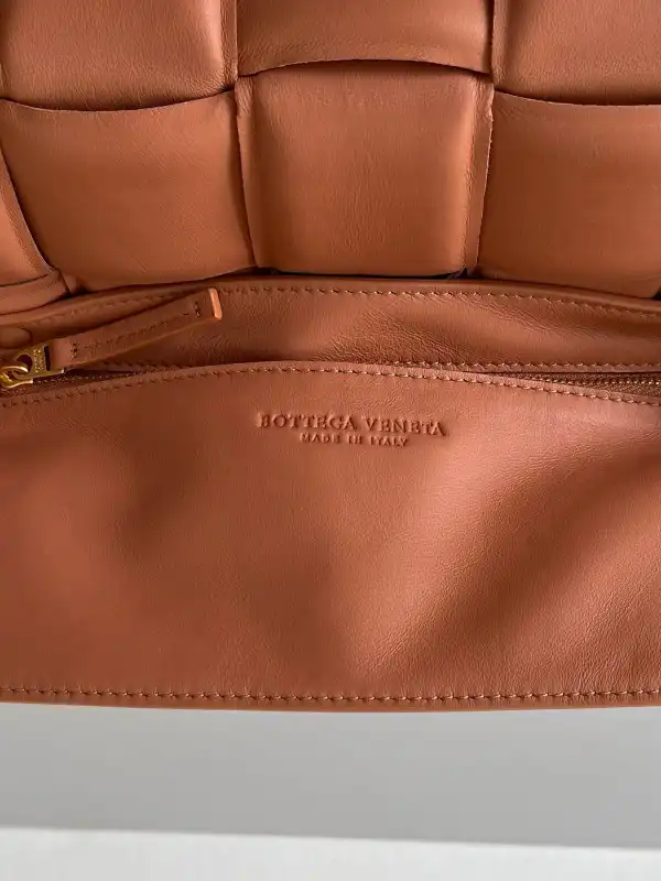 Firstbag Ru BOTTEGA VENETA CASSETTE