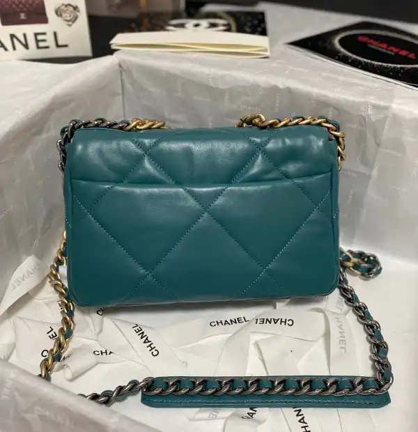 CHANEL 19 FLAP BAG