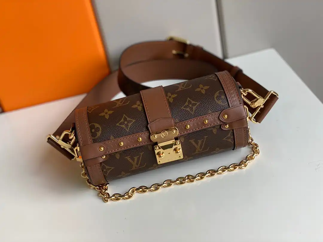 First bag ru LOUIS VUITTON PAPILLON TRUNK