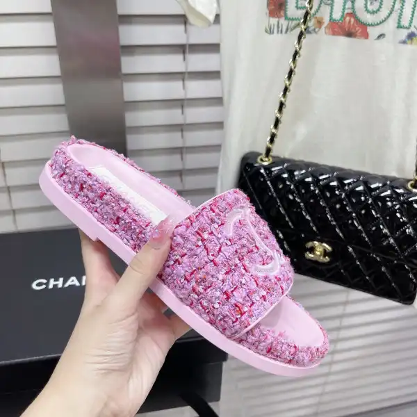 CHANEL MULE