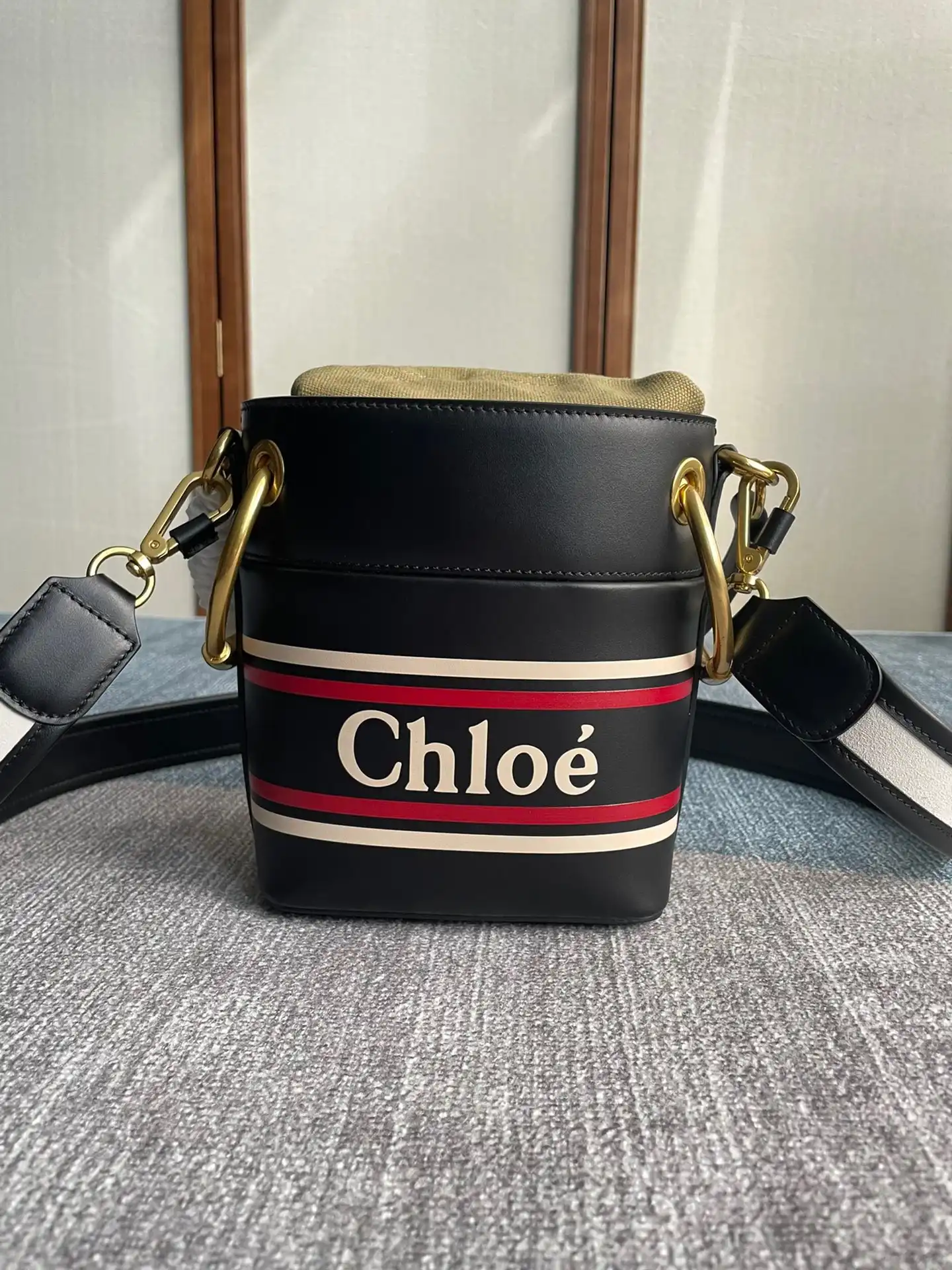 CHLOÉ ROY BUCKET BAG